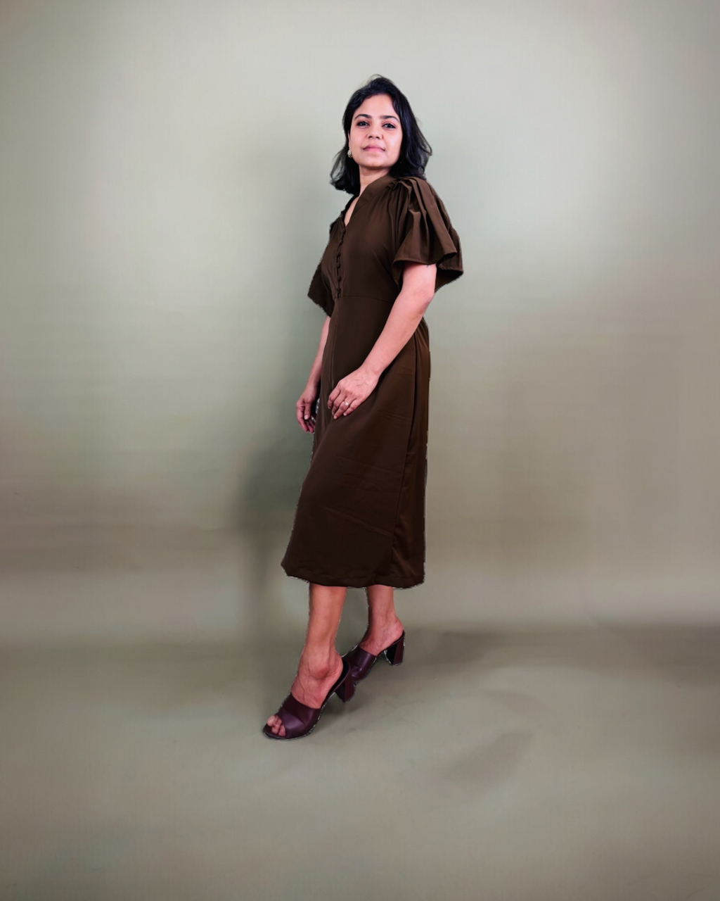 Women's Midi Dress With Pleated Sleeves