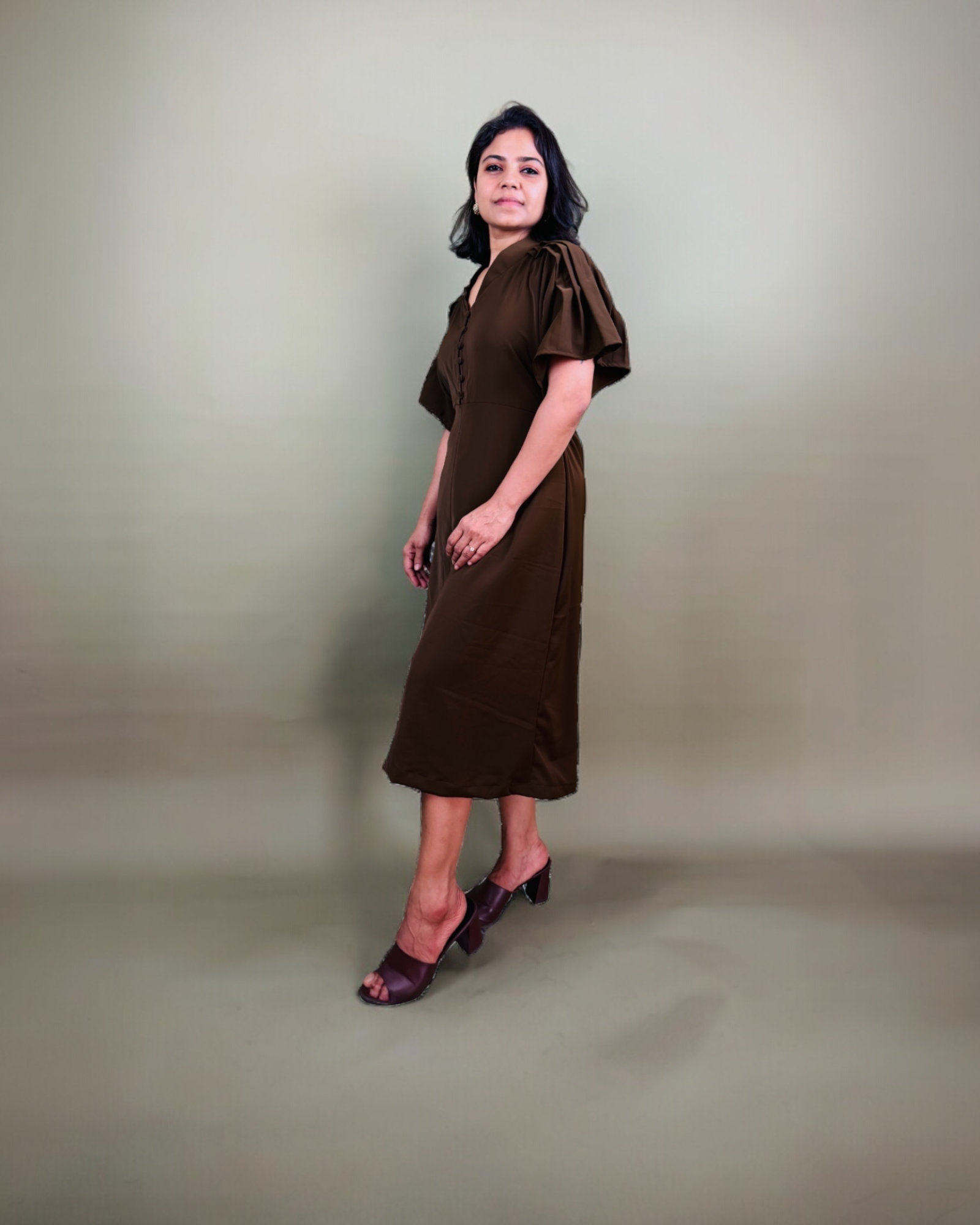 Women's Midi Dress With Pleated Sleeves
