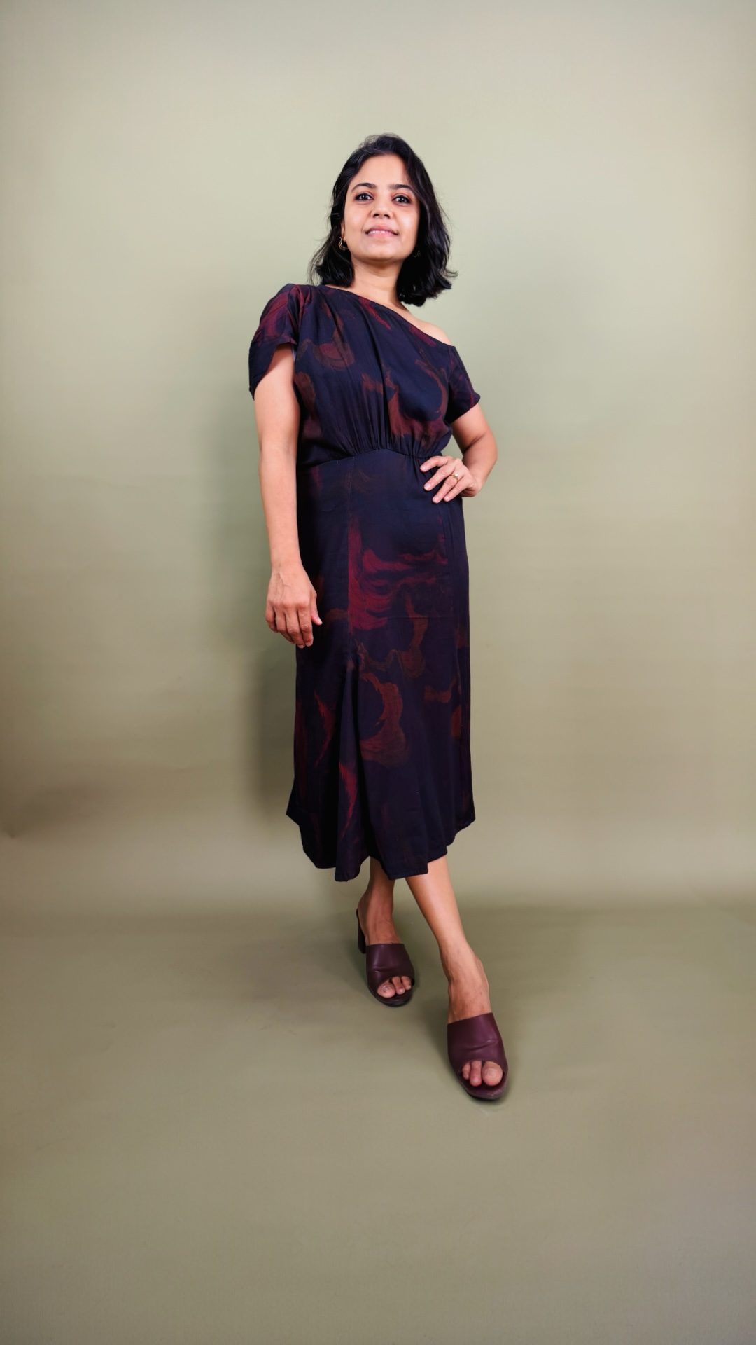 Burgundy Abstract Swirl Print Midi Dress