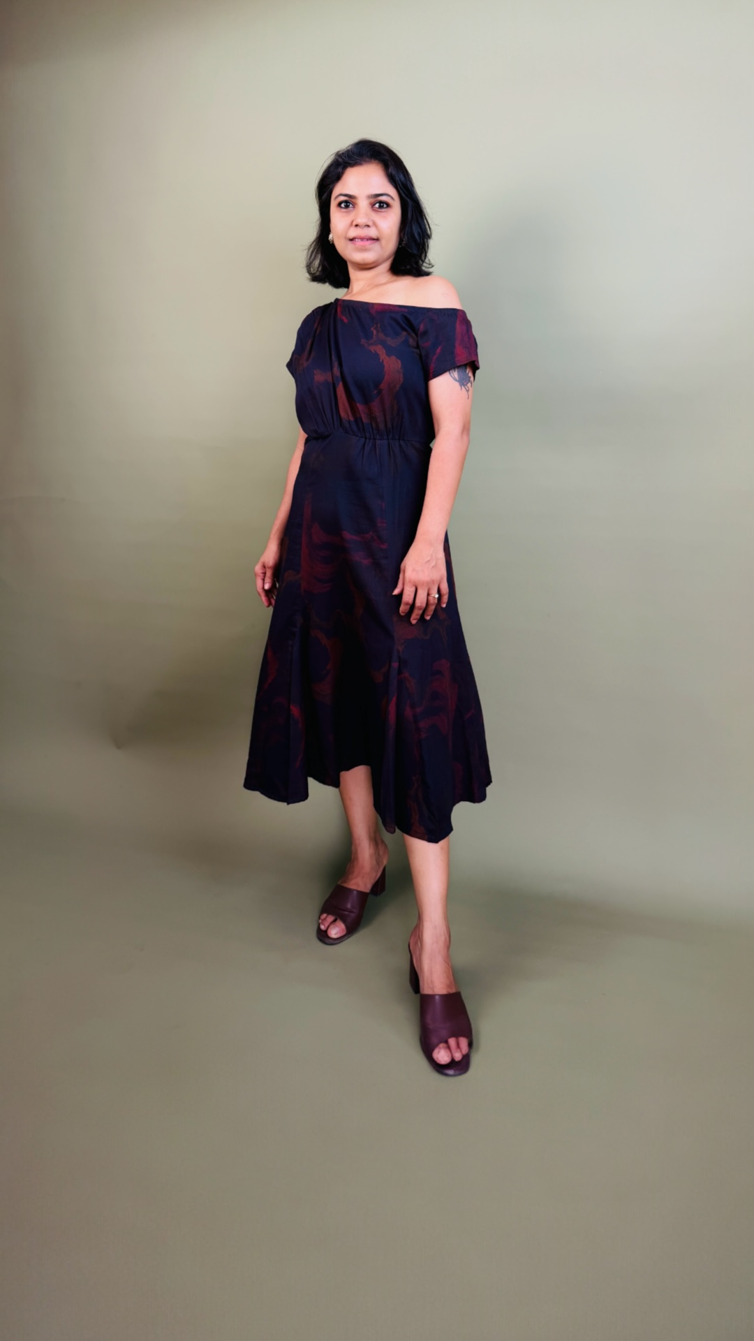 Burgundy Abstract Swirl Print Midi Dress
