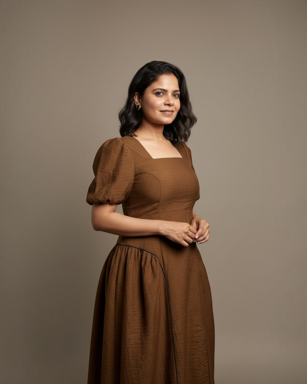 Brown puff sleeve midi dress - side view
