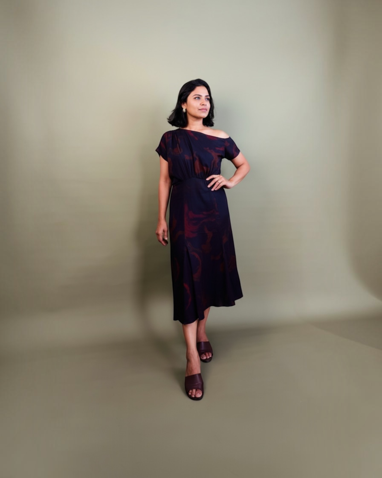 Burgundy Abstract Swirl Print Midi Dress