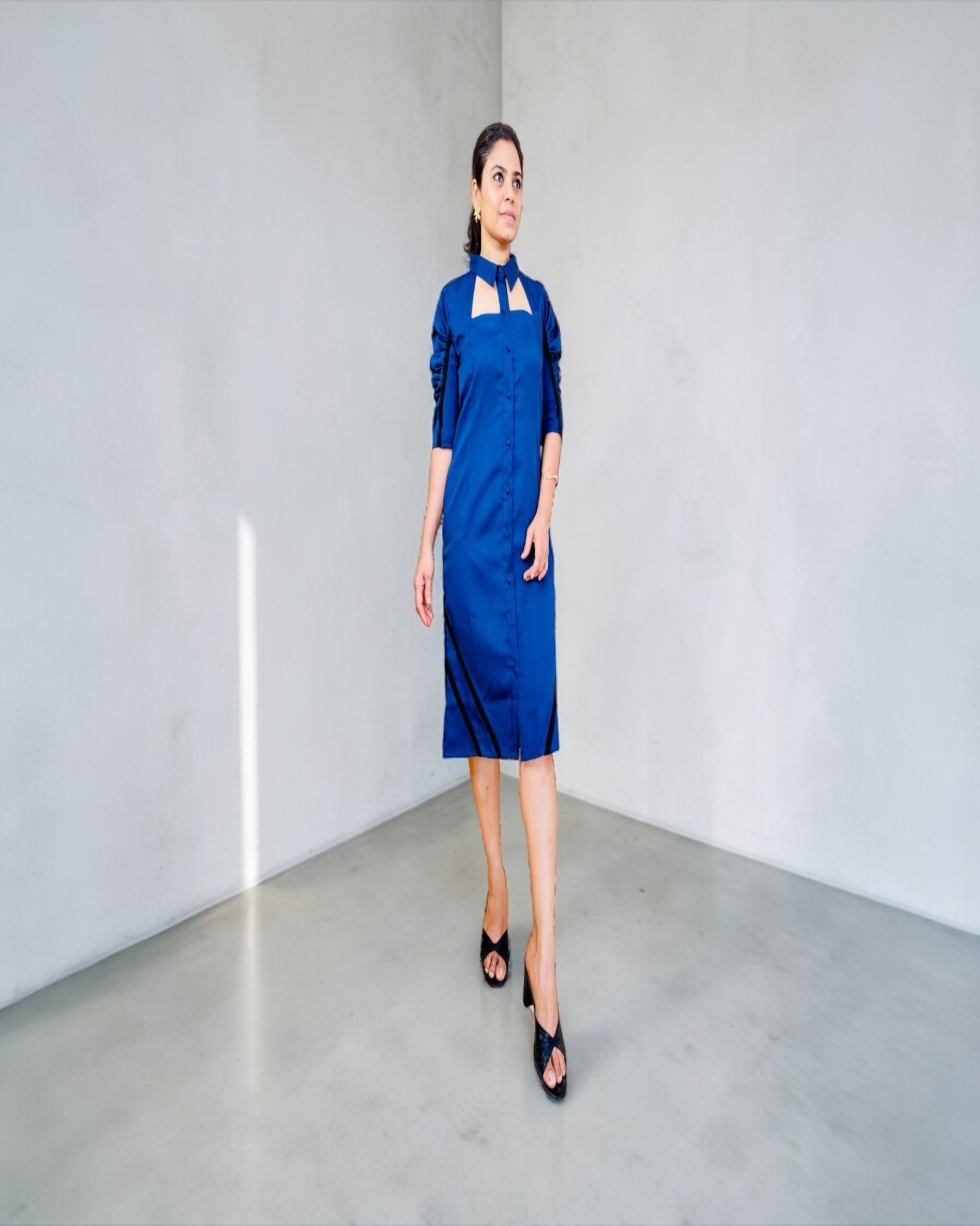 Royal Blue Cutout Collar Ruched Sleeve Button-Down Midi Dress
