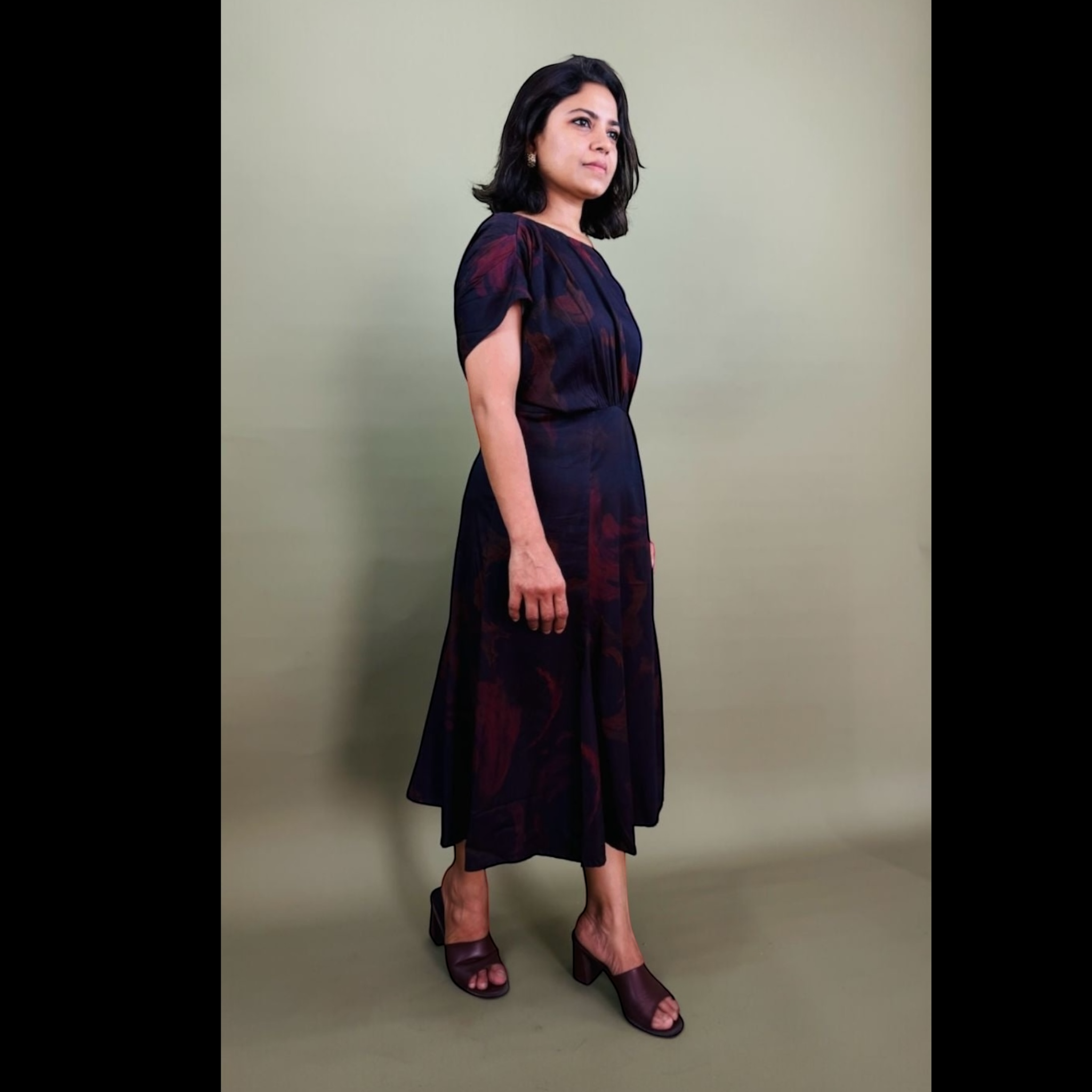 Burgundy Abstract Swirl Print Midi Dress